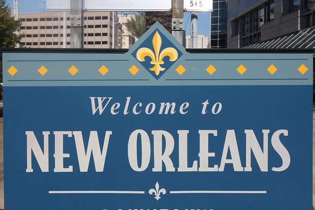 welcome new orleans sign