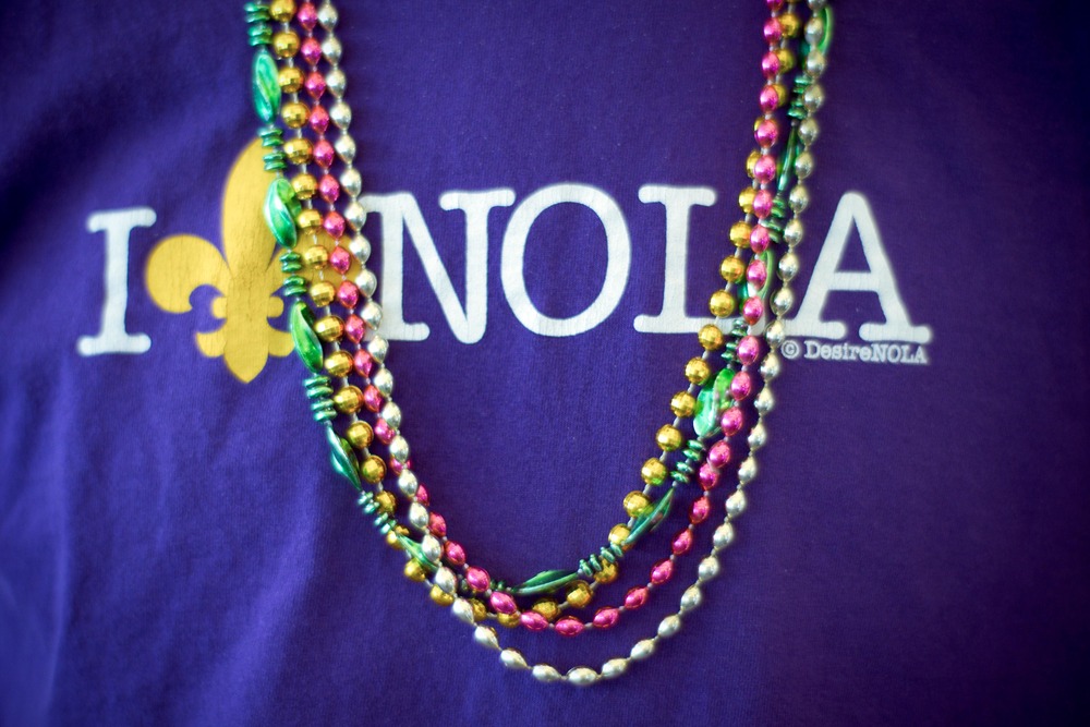 i love nola shirt mardi gras beads